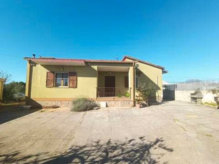 Casa con 6 locali in vendita in Via Aldo Cesaraccio No Number, Sant'Orsola, Sassari