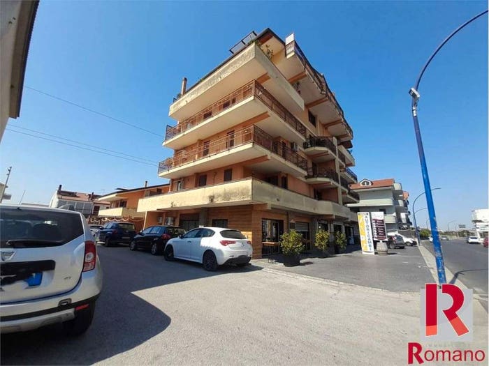 Appartamento con 5 locali in vendita in via Toti, Curti