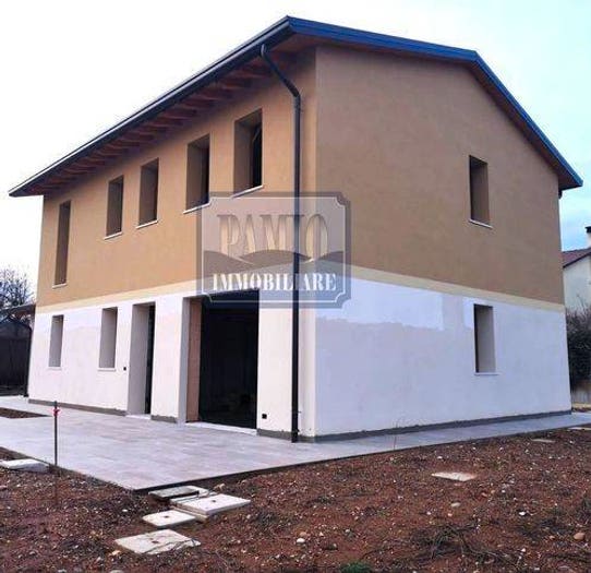 Casa con 5 locali in vendita in Centro, Nervesa della Battaglia