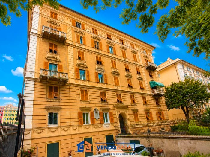 Appartamento quadrilocale in vendita in Via Giuseppe Casaregis, Foce, Genova
