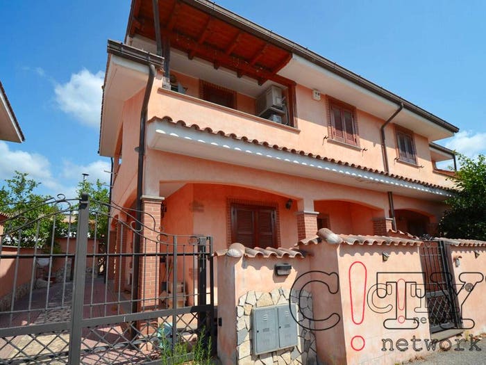Casa con 5 locali in vendita in Via Mar Della Cina, Torvaianica Alta, Pomezia