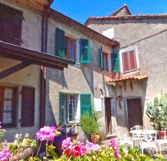 Casa quadrilocale in vendita in Località Rosticciola, Villa, Tresana