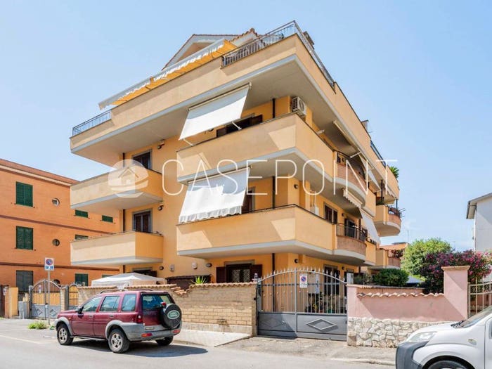 Appartamento trilocale in vendita in Via Palermo, Centro, Ladispoli