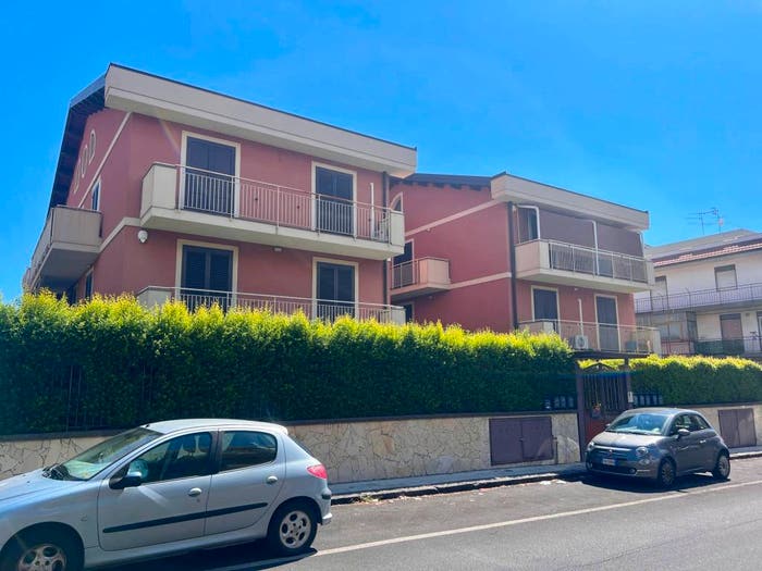 Appartamento con 6 locali in vendita in Via Piersanti Mattarella, Centro, Mascali