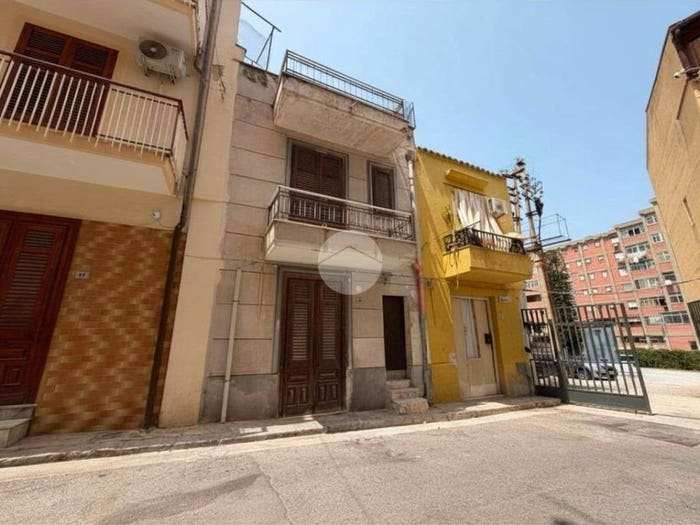 Appartamento trilocale in vendita in Via Buttitta, Centro, Bagheria