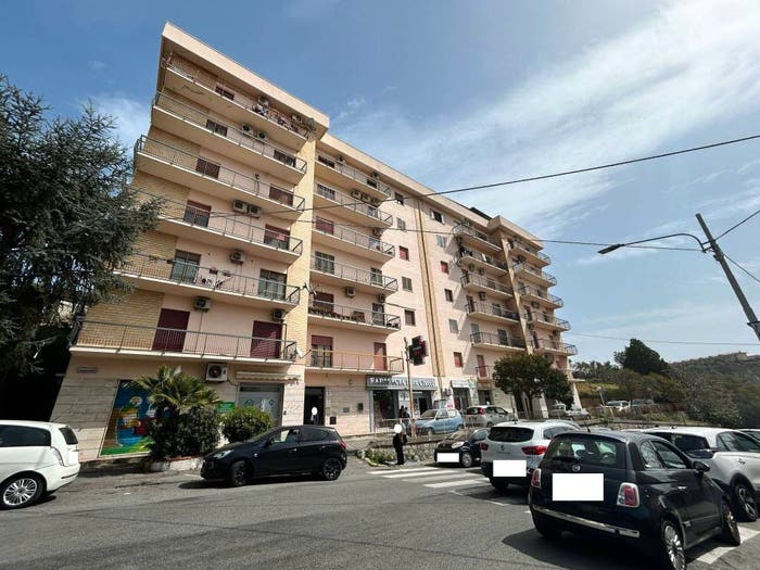 Appartamento trilocale in vendita in Viale dei Bizantini, Sala, Catanzaro