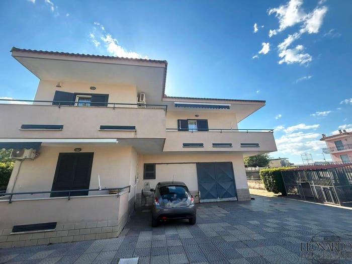 Casa quadrilocale in vendita in Via Nuova Toscanella, Chiaiano, Napoli