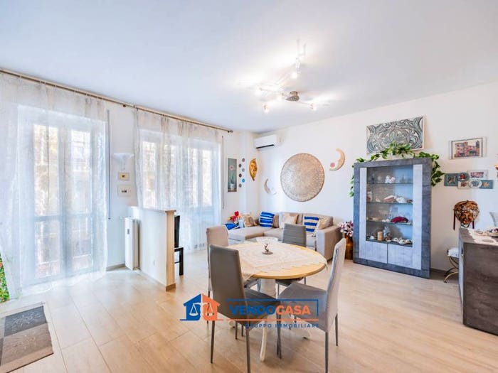 Appartamento bilocale in vendita in Via Giacomo Massone, Centro, Albenga