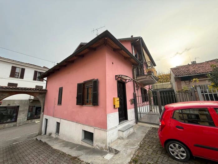 Casa con 6 locali in vendita in Via Vittorio Veneto, Centro, Gassino Torinese