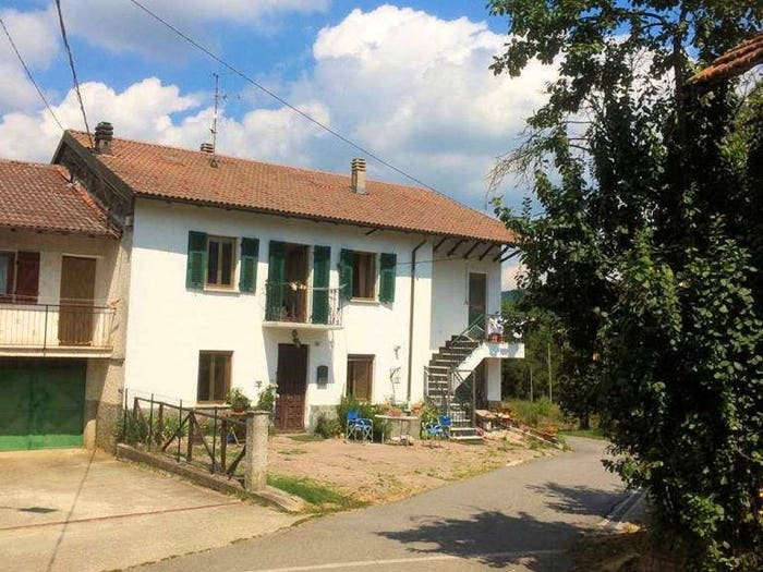 Casa con 6 locali in vendita in Via Battaglia, Mioglia