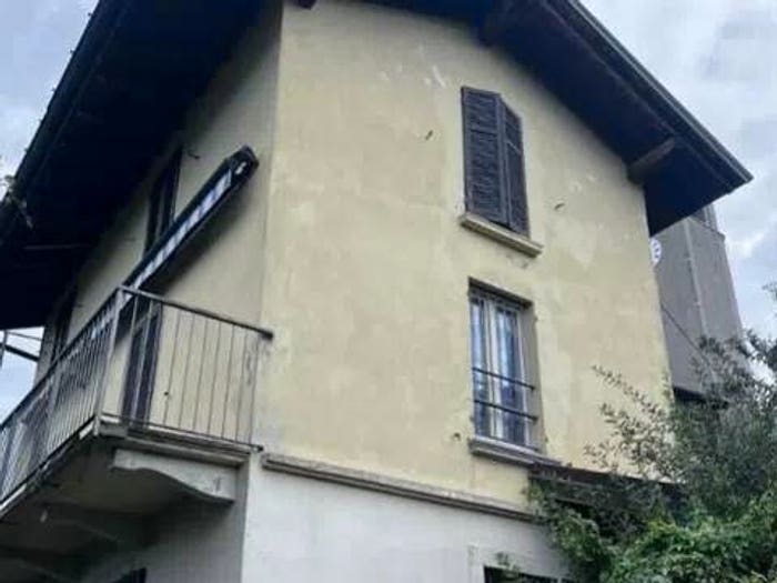 Casa quadrilocale in vendita in Via Della Chiesa, Centro, Luino