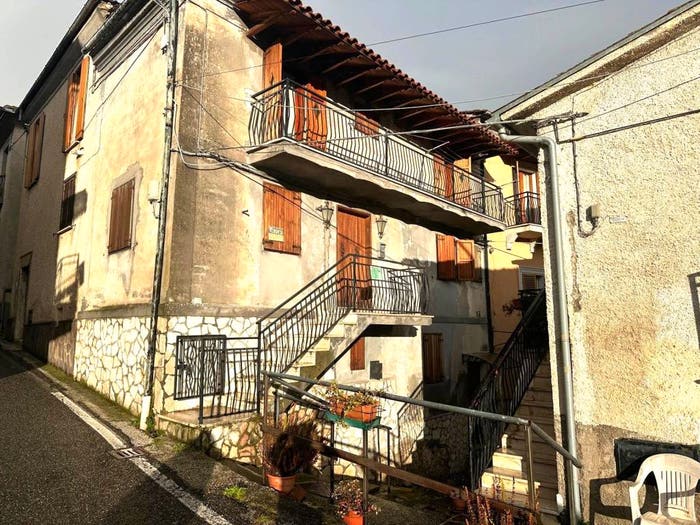 Casa quadrilocale in vendita in Via Umberto I, Centro, Rivodutri