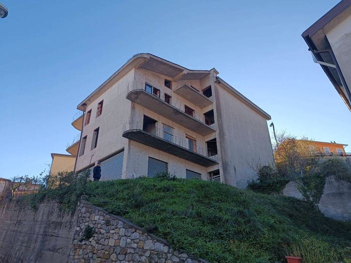 Casa con 6 locali in vendita in Via Sant'Antonio, Centro, Castelsaraceno