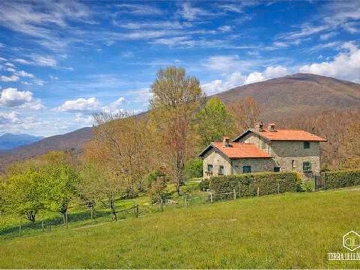 Casa con 6 locali in vendita in Strada Statale, Pontremoli