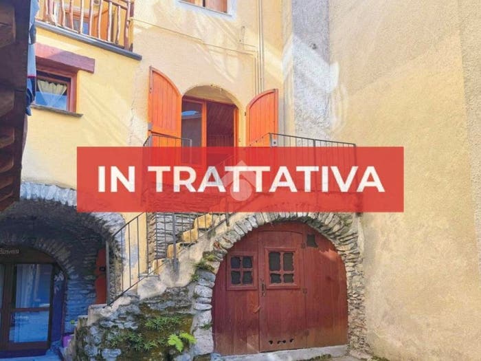 Appartamento trilocale in vendita in Via Riccardo Ghiotti, Centro, Oulx
