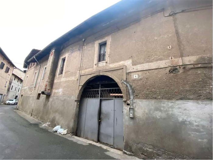Casa con 6 locali in vendita in VICOLO CANETO, Centro, Borgomanero