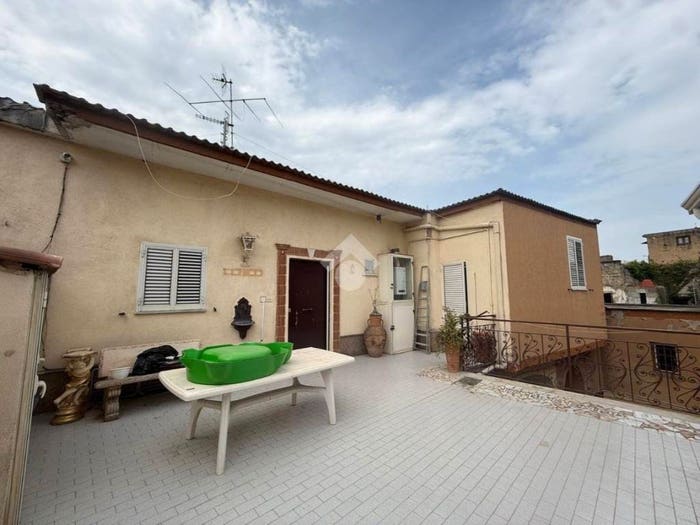 Appartamento trilocale in vendita in Via Pizzone, Melito di Napoli
