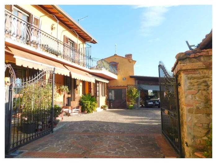Casa con 5 locali in vendita in Monsummano Terme