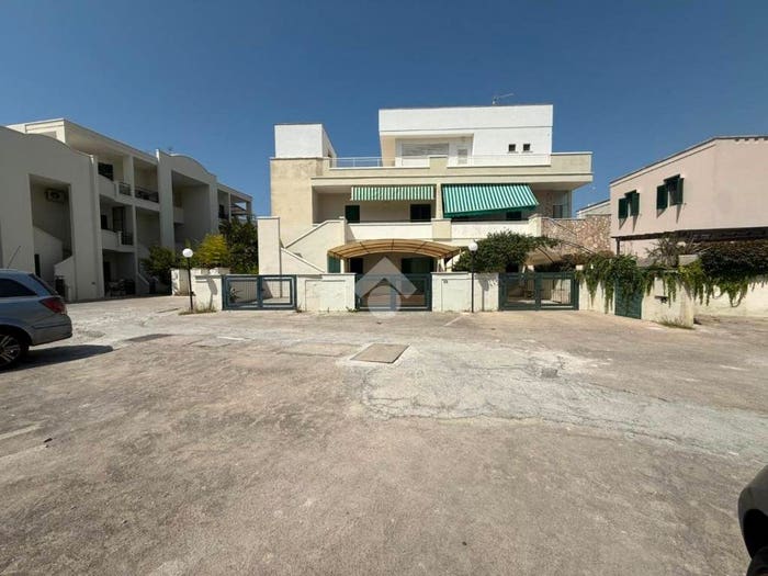Casa quadrilocale in vendita in Via Della Chiesa, Baia Verde Lidi, Gallipoli