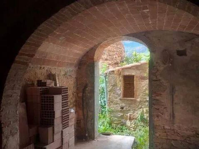 Casa con 6 locali in vendita in Centro, Calci