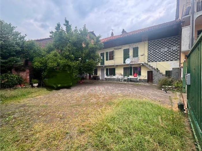 Casa con 6 locali in vendita in Via Rivarolo, Centro, Castellamonte