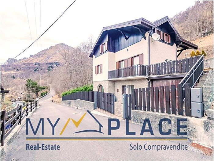 Casa con 6 locali in vendita in Via Zucco, Ballabio