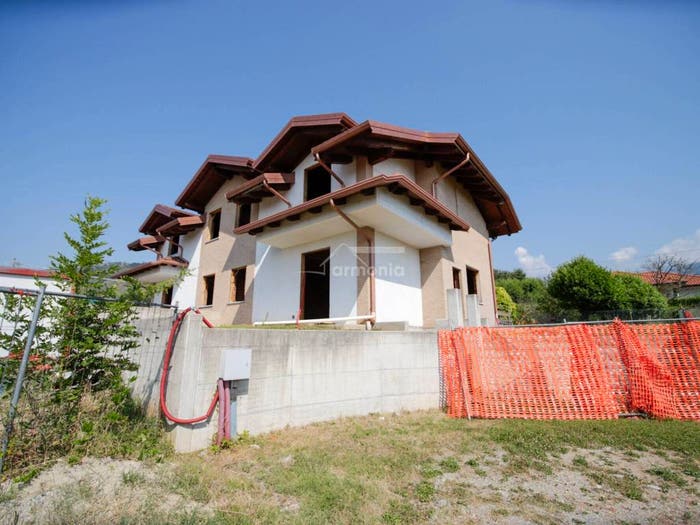 Casa con 6 locali in vendita in Stradale Torino, Benne, Corio