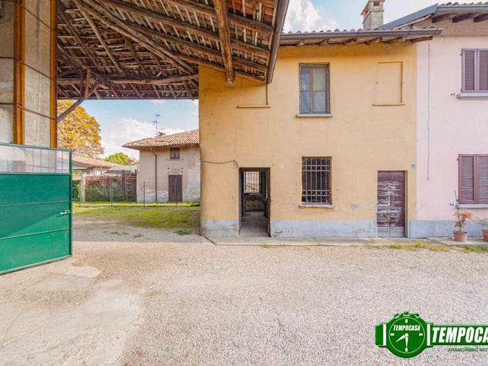 Casa bilocale in vendita in Via Fratelli Cairoli, Vaccarizza, Linarolo