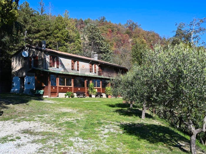 Casa con 6 locali in vendita in via Badia, Civitella di Romagna
