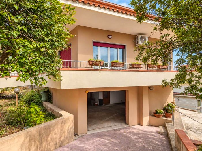 Casa con 6 locali in vendita in Via Roma, Rocchetta, Rocchetta e Croce