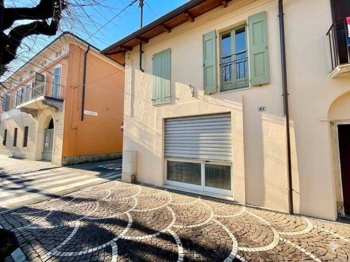 Casa quadrilocale in vendita in Via Martiri della Libertà, Robecco d'Oglio