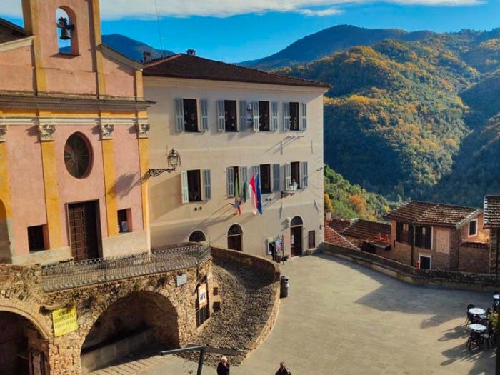 Casa quadrilocale in vendita in Centro, Apricale