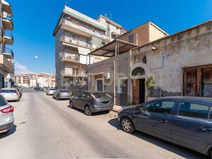 Casa trilocale in vendita in Via Galileo Ferraris, Rapisardi, Catania