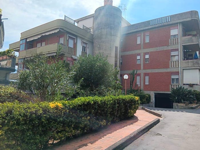 Appartamento quadrilocale in vendita in Via Consolazione, Centro, Aci Catena