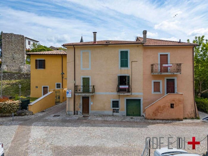 Appartamento trilocale in vendita in Via Luigi Cadorna, Centro, Configni