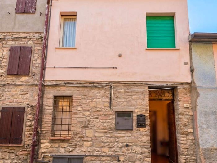 Casa quadrilocale in vendita in Piazza Capelli, Secchiano, Novafeltria