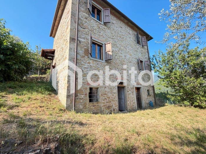Casa quadrilocale in vendita in Via della Badia, Loro Ciuffenna