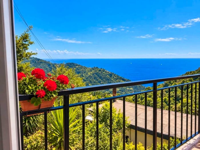 Appartamento trilocale in vendita in Via Drignana, Vernazza