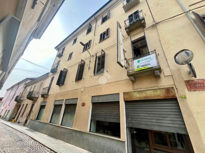 Casa con 6 locali in vendita in Via Giuseppe Romana, Centro, Castellamonte