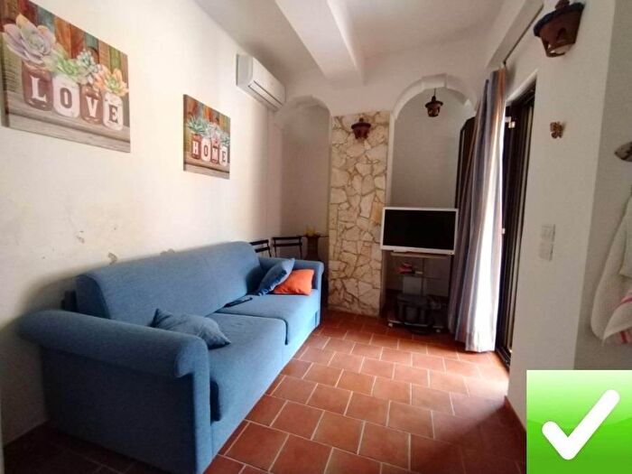 Appartamento trilocale in vendita in Via Ortomonaci, Scilla