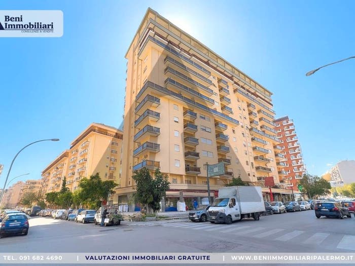 Appartamento con 5 locali in vendita in Via Ildebrando Pizzetti, Malaspina, Palermo