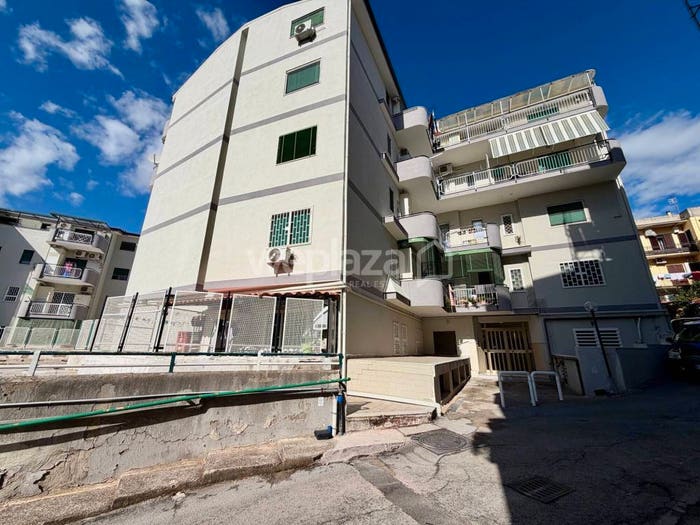 Appartamento bilocale in vendita in Via Santa Chiara, Massa di Somma