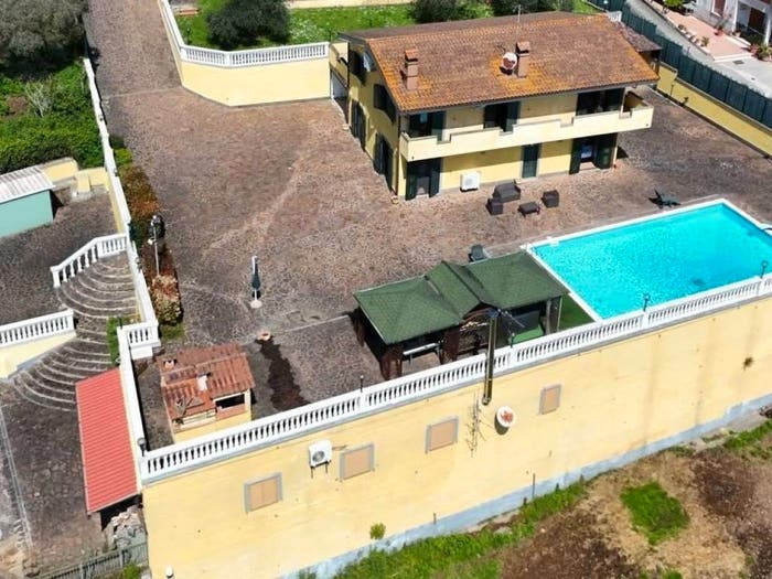 Casa con 6 locali in vendita in Via del Forconile, Gavignano