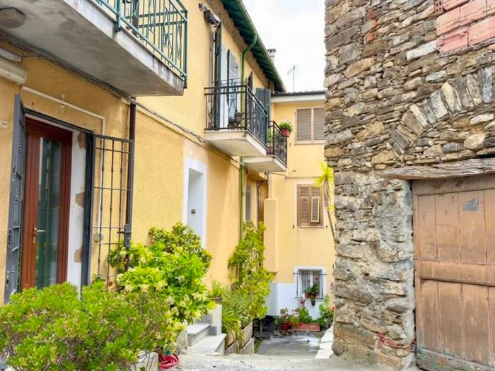 Appartamento con 5 locali in vendita in Stellanello