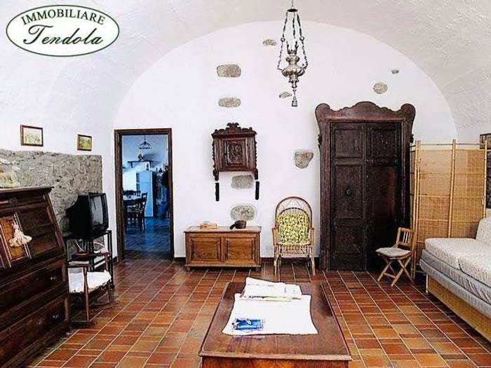 Casa trilocale in vendita in Luni