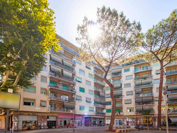Appartamento trilocale in vendita in Piazza di Santa Maria Consolatrice, Casal Bertone, Roma