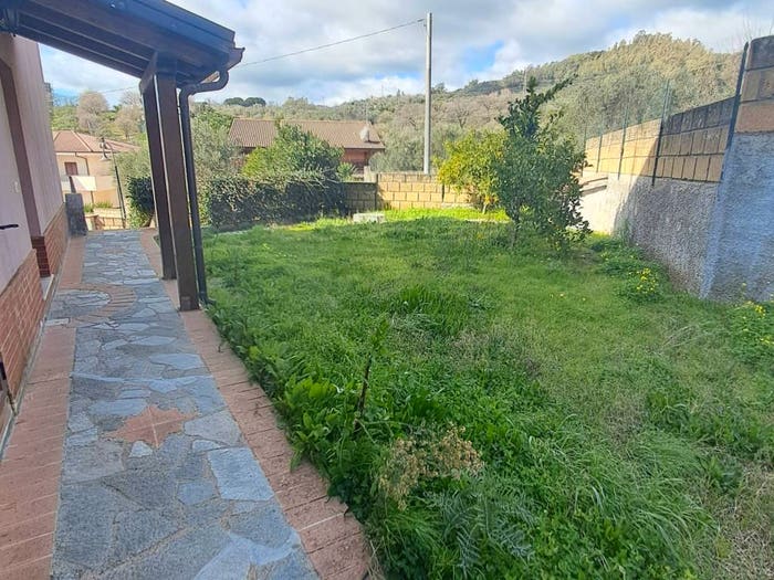 Casa con 5 locali in vendita in Via Sandro Pertini, Sarrottino, Tiriolo