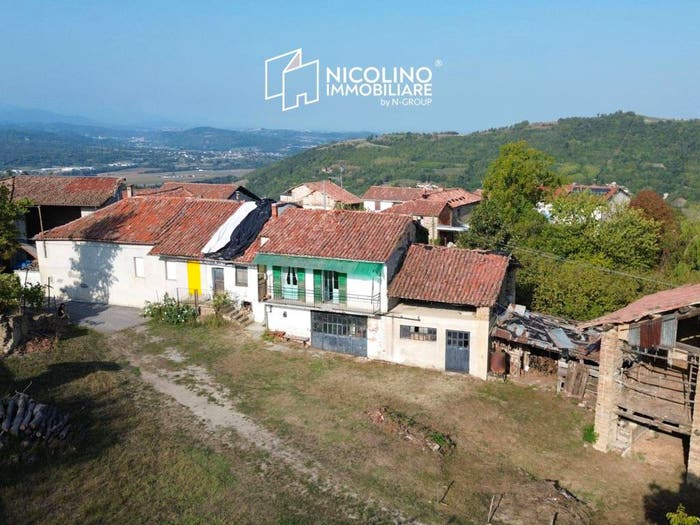 Casa con 6 locali in vendita in Frazione Mondoni, Roascio