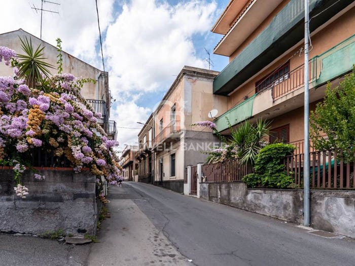 Appartamento quadrilocale in vendita in Via Loreto, San Cosmo Corso Italia Piazza Dante, Acireale