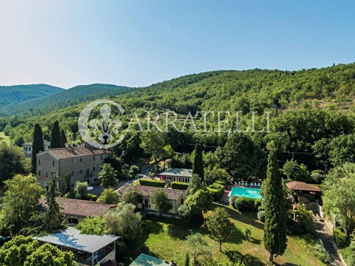 Casa con 6 locali in vendita in via di galera, Tuoro sul Trasimeno